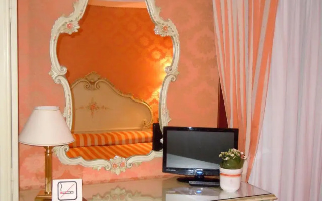 Lux Hotel