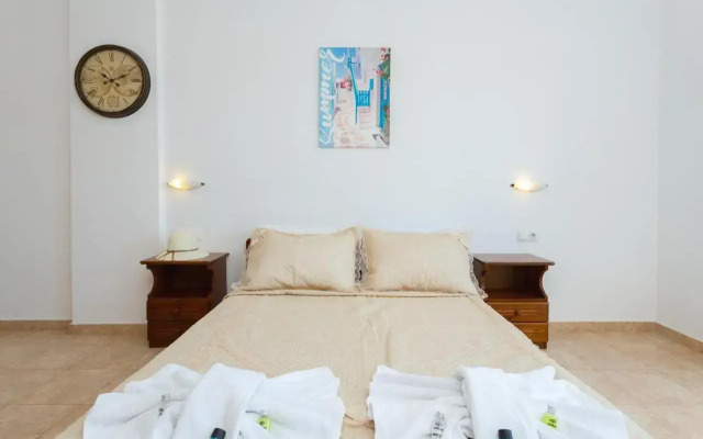 Stelios Studios