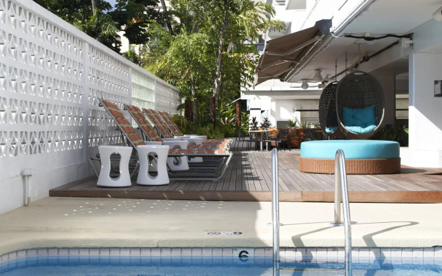 Oasis Hotel Waikiki