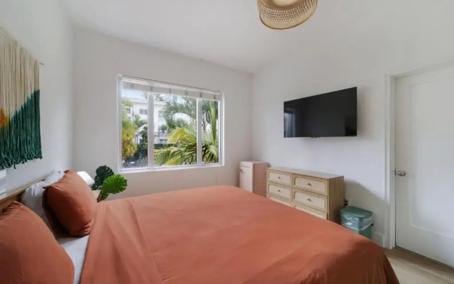 Tropics Hotel