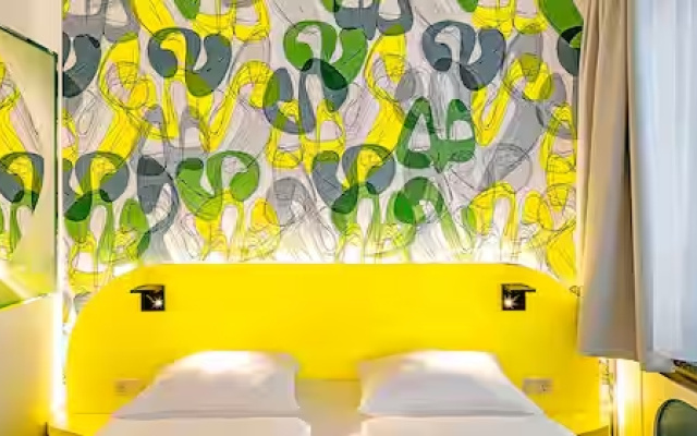 Design Double room (full double bed)