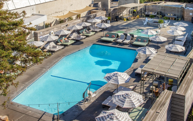 Hotel Paradox, Autograph Collection