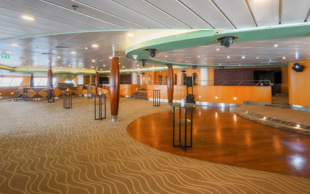 Queen Elizabeth 2 Hotel by Accor
