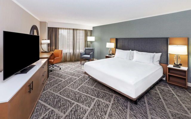 DoubleTree by Hilton Tulsa - Warren Place