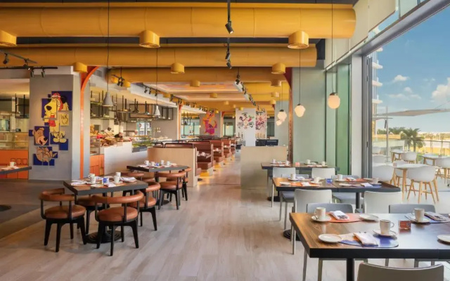 The WB Abu Dhabi, Curio Collection by Hilton