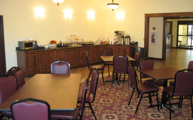 Settle Inn & Suites Linn