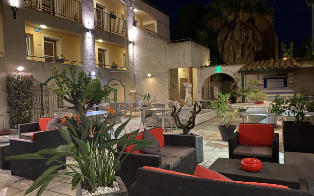 Logis Hotel Restaurant Les II Mas