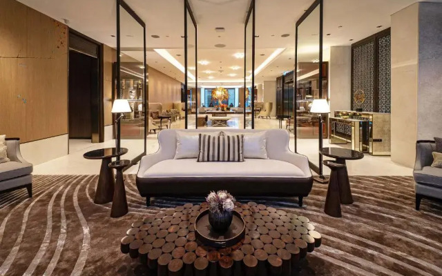 SILQ Hotel And Residence