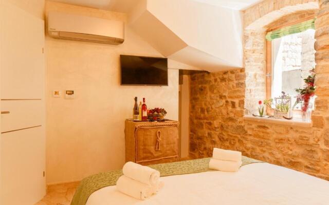 Stone House Luxury Rooms