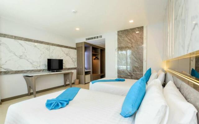 Crystal Palace Luxury Hotel