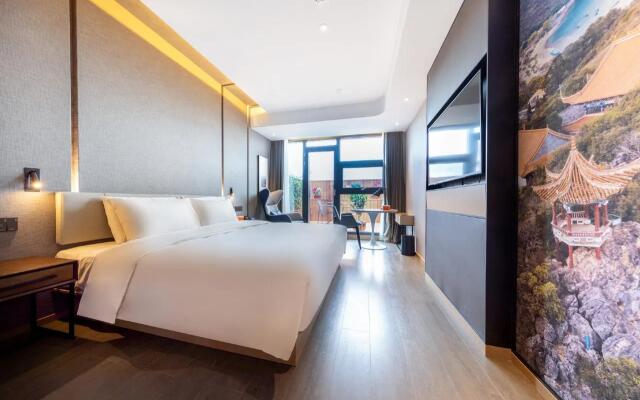 Kunming Green Lake Atour Hotel