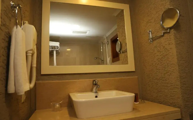 Курорт Meder Resort Hotel