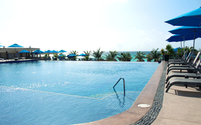 Отель Seadust Cancun Family Resort