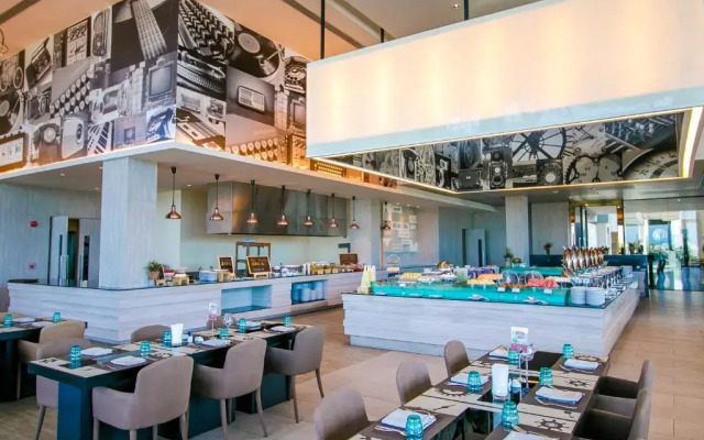Tsix5 Hotel