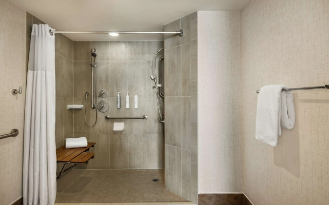 Embassy Suites by Hilton Miami International Airport