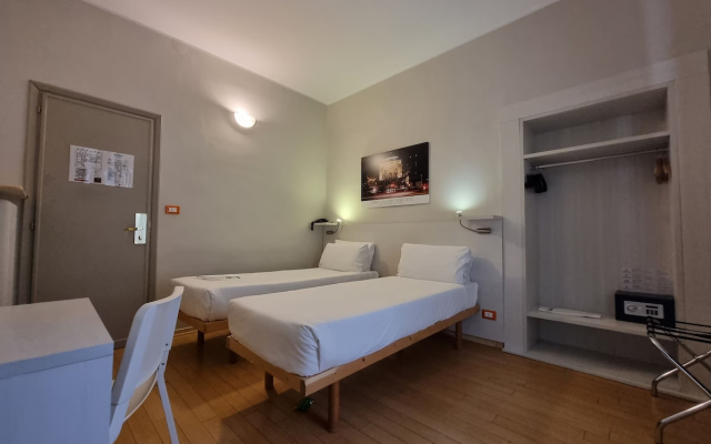 Green Class Hotel Astoria
