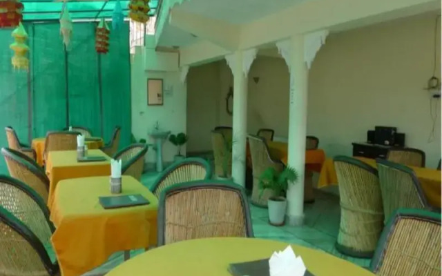 Hotel Kiran Palace