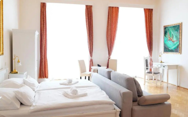 Hotel U Zlateho Jelena