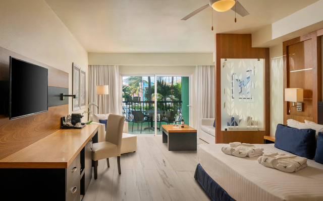 Ocean Blue & Sand Beach Resort - All Inclusive