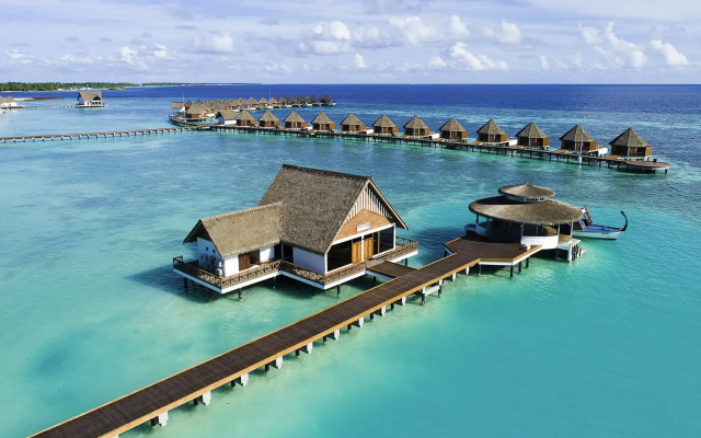 Mercure Maldives Kooddoo Resort