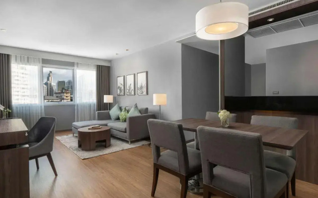 Novotel Living Bangkok Sukhumvit Legacy