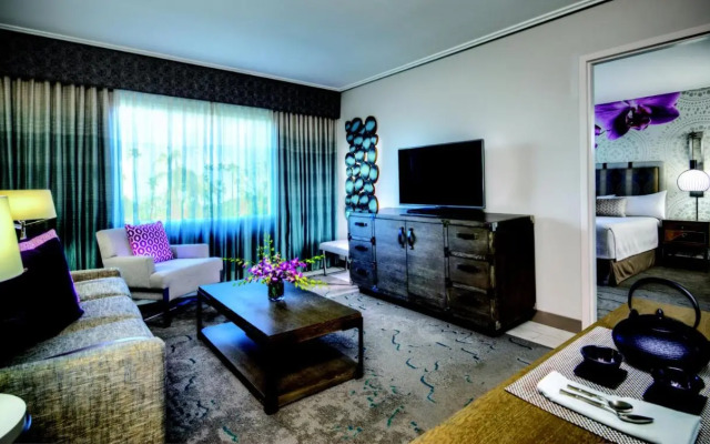Loews Royal Pacific Resort at Universal Orlando