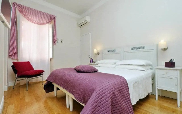 Amaranto Romano Hotel