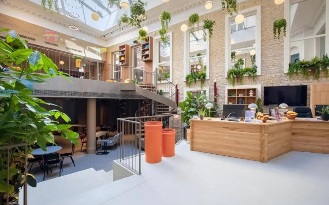 Maverick Athenaeum Hotel