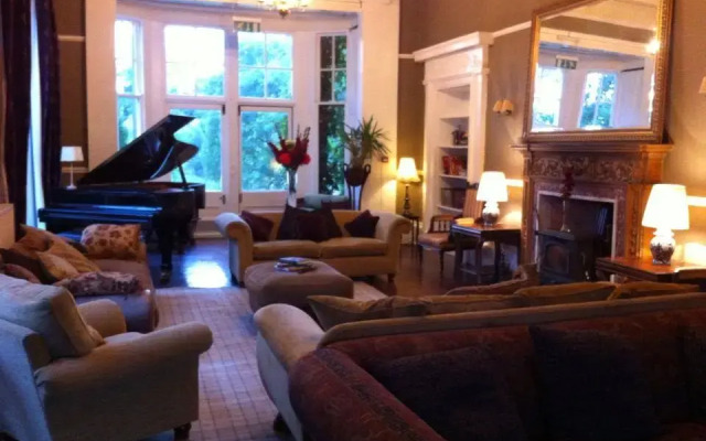 The Mansion House at Kirkhill