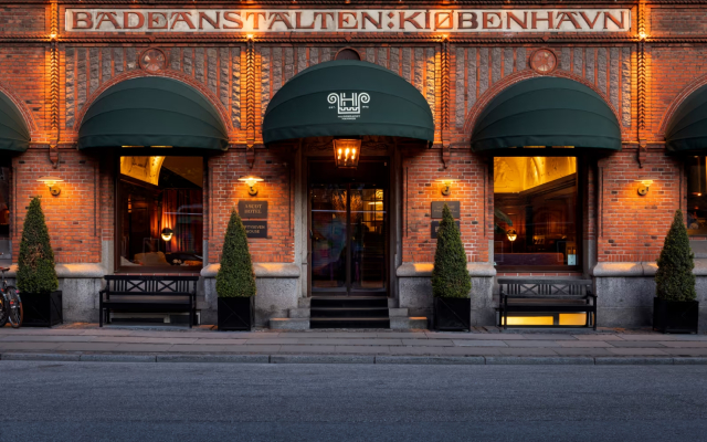 Ascot Hotel & Apartments