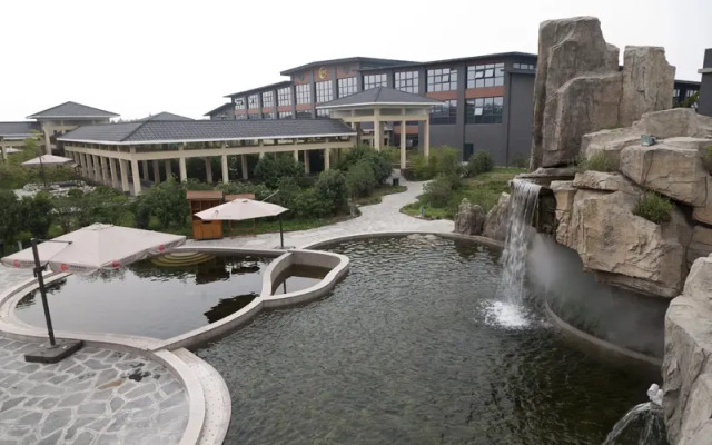 Daqin Hot Spring Hotel