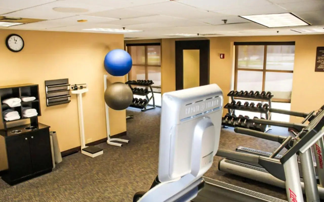 Hotel Topeka at City Center