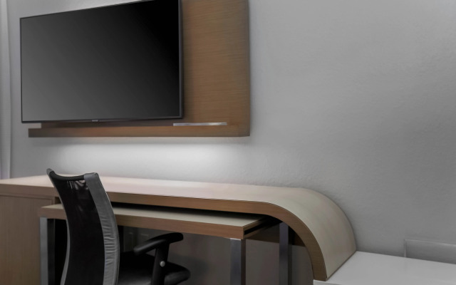 Courtyard by Marriott Tampa Brandon