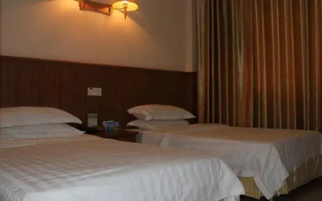 Golden Avenue Hotel