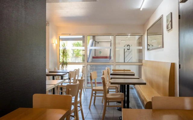 B&B HOTEL Avignon (1)