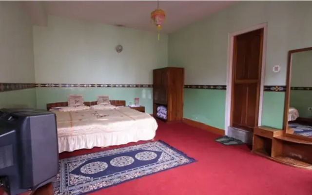 Hotel Golden Nest