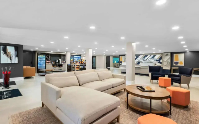 Latitude Suites Tinton Falls Eatontown/BW Premier Collection 