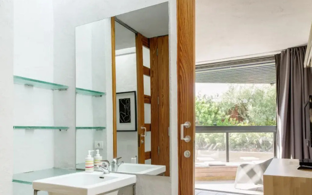 11 holiday homes