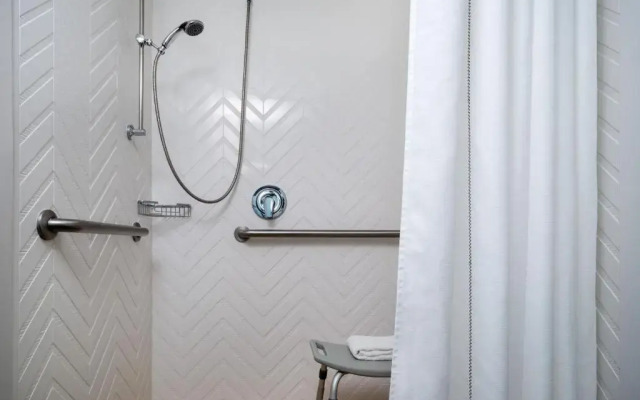 Delta Hotel by Marriott Jacksonville Deerwood