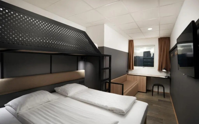 Hotel Cabin