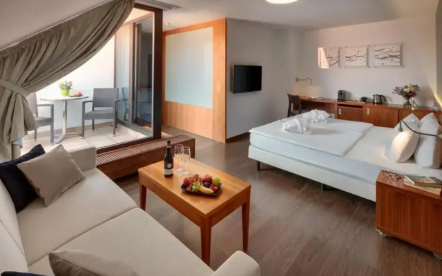 Hotel Carol