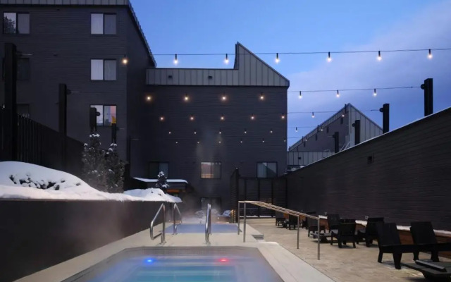 Hotel Alpenrock Breckenridge, Curio Collection by Hilton