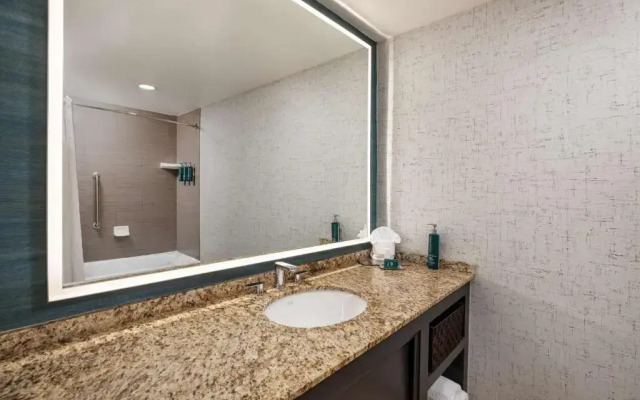 DoubleTree Suites by Hilton Austin Downtown Capitol