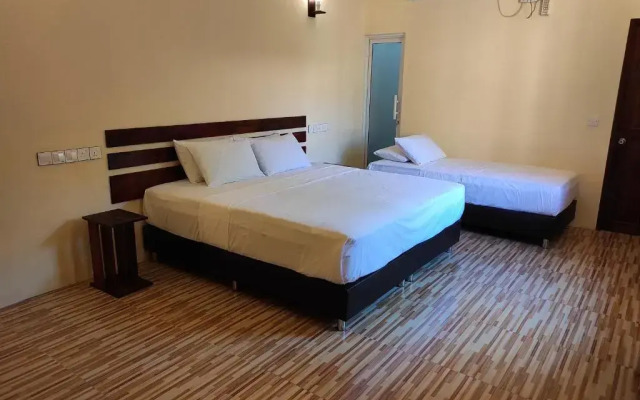 Shoreline Grand Hotel