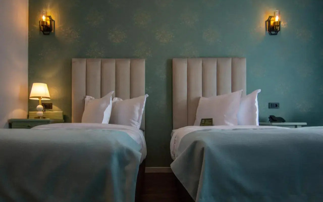 Phoenicia Express Hotel