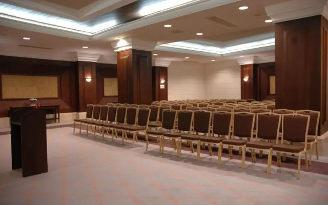 Курорт Meder Resort Hotel