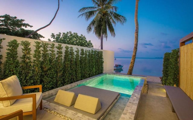 White Whale Beachfront Pool Villa