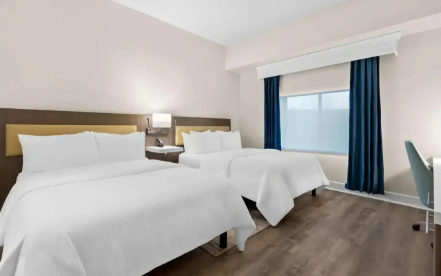 Latitude Suites Tinton Falls Eatontown/BW Premier Collection 