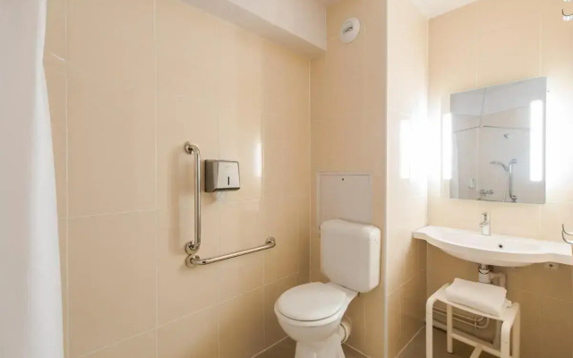 B&B HOTEL Blois Sud Vineuil