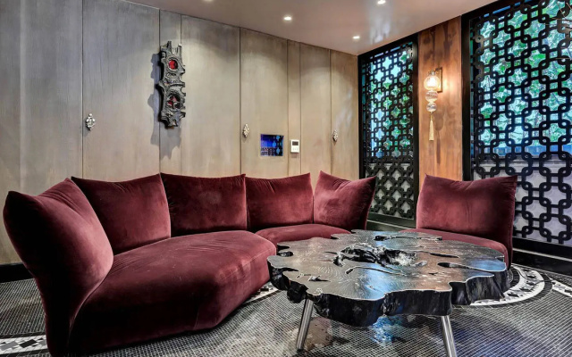 The One Alma Paris